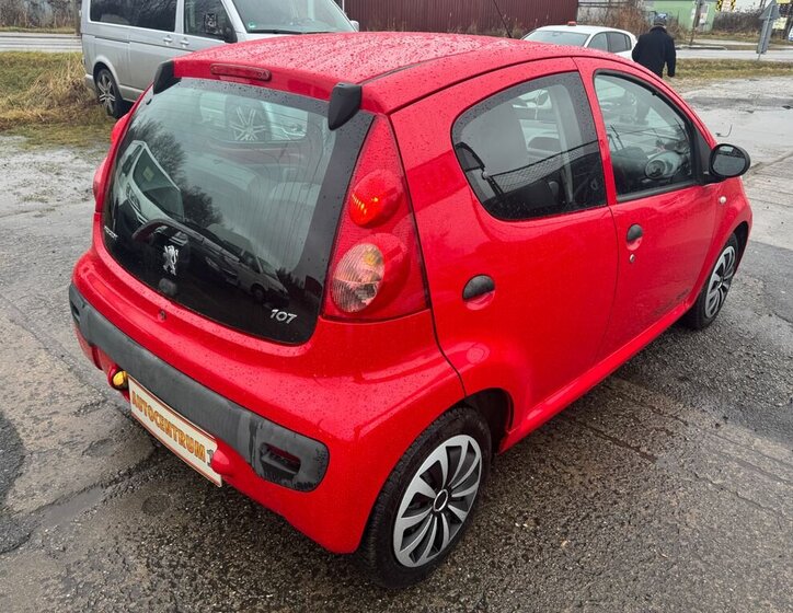 Peugeot 107 Hatchback 998,0 50 kw