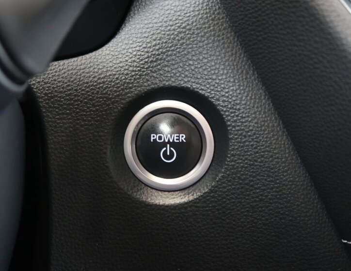 Toyota Corolla Sedan / Limuzína 1,8 l 72 kw