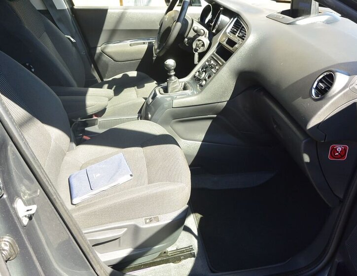 Peugeot 5008 MPV 1,6 l 88 kw