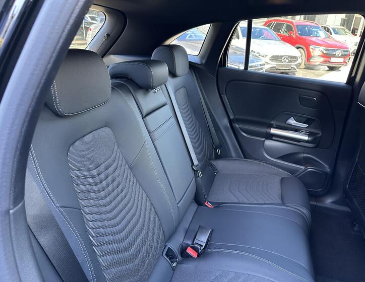 Mercedes-Benz EQA 19