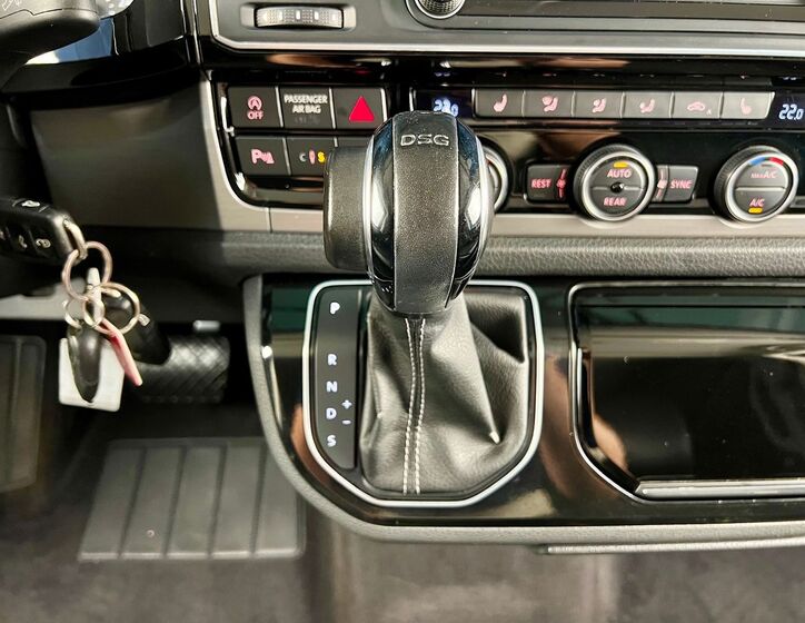 Volkswagen Multivan 19