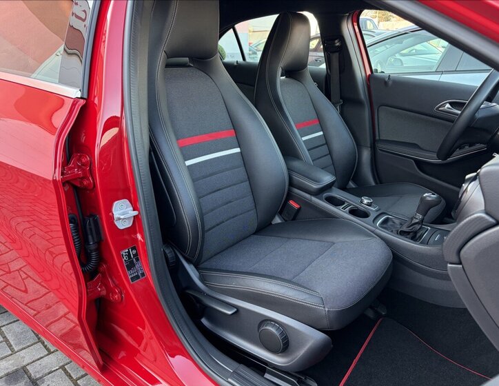 Mercedes-Benz Třídy A Hatchback 1,6 l 90 kw