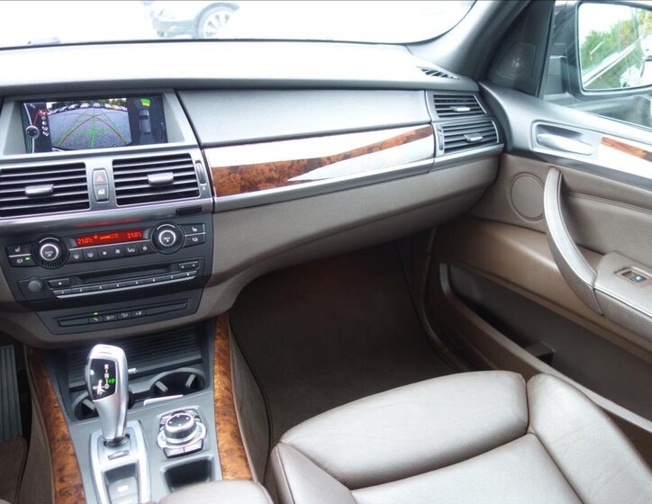 BMW X5 SUV 3,0 l 225 kw