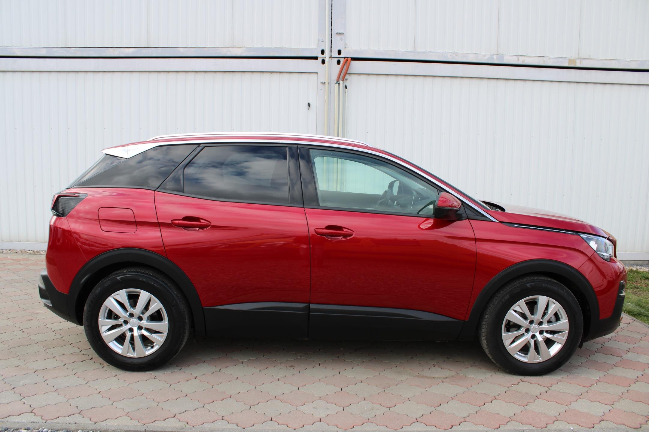 Peugeot 3008 SUV / Terénní 1,5 l 96 kw