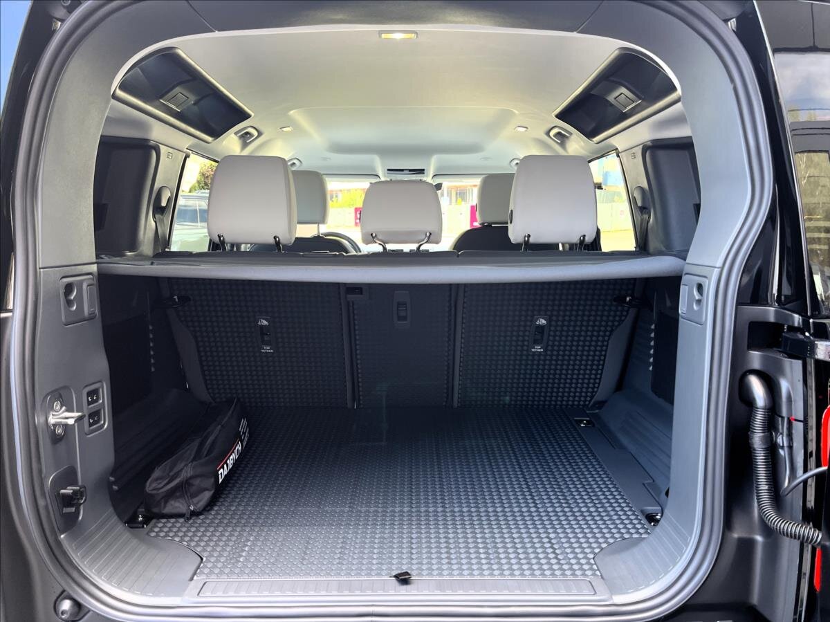 Land Rover Defender SUV 3,0 l 183 kw