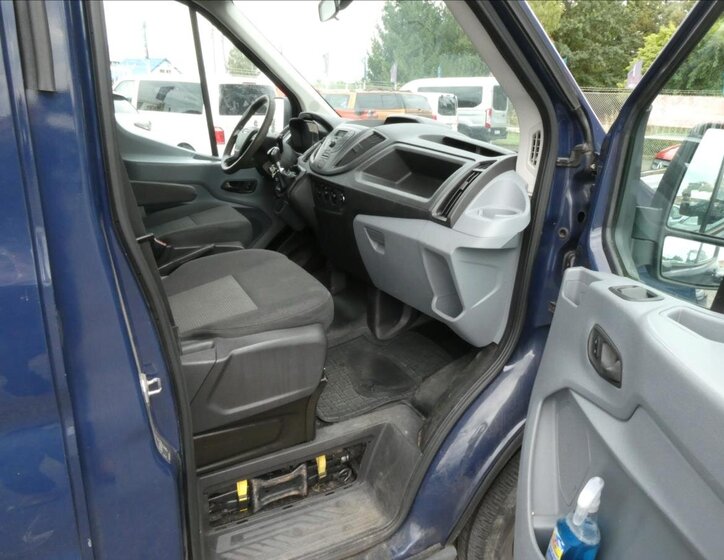 Ford Transit 16