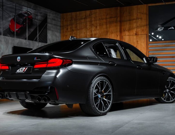 BMW M5 Sedan / Limuzína 4,4 l 460 kw