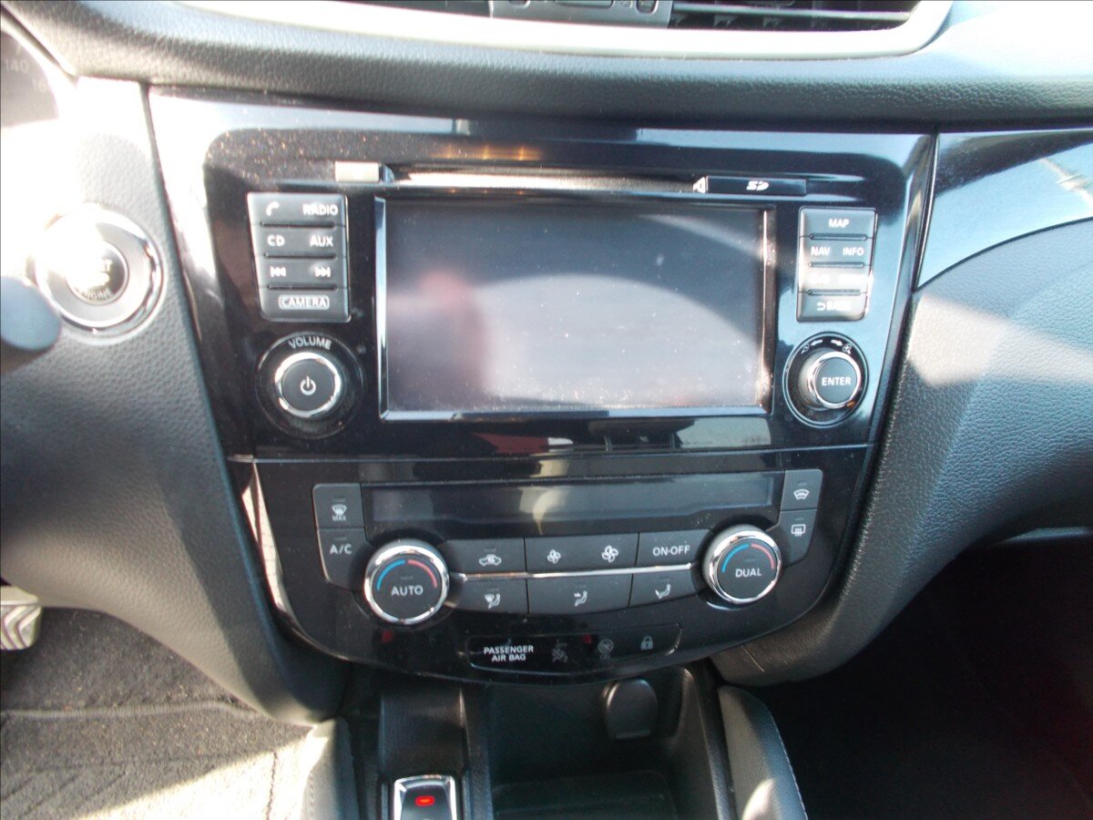 Nissan Qashqai SUV / Terénní 1,6 l 120 kw