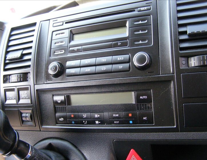 Volkswagen Caravelle 26