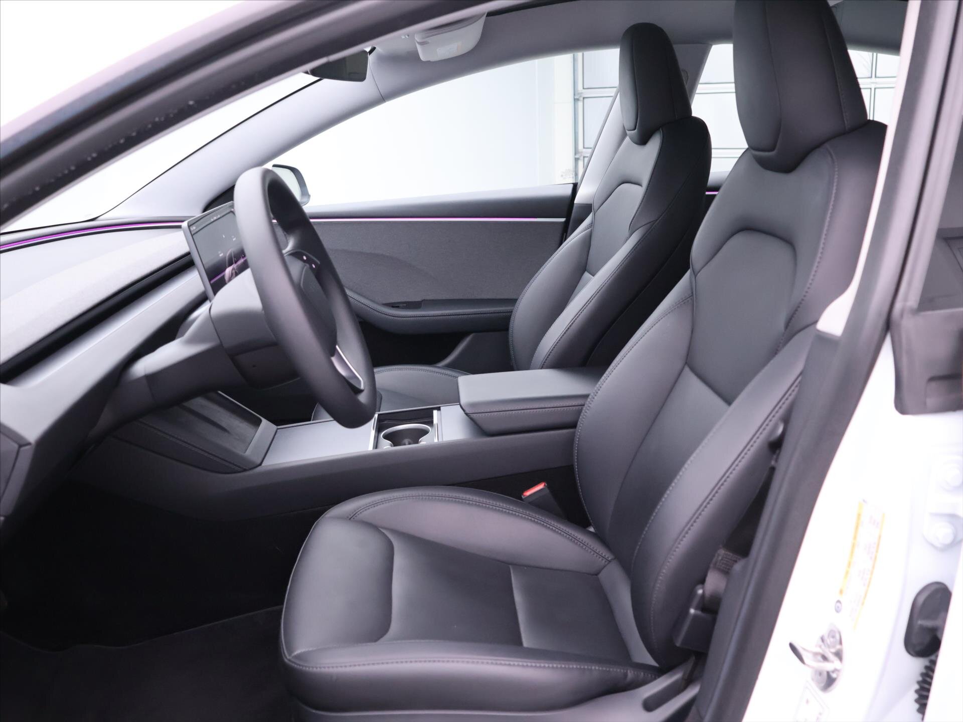 Tesla Model 3 Sedan / Limuzína 0,0 208 kw