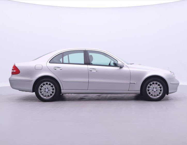 Mercedes-Benz Třídy E 8