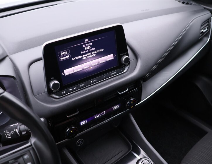 Nissan Qashqai SUV / Terénní 1,3 l 103 kw