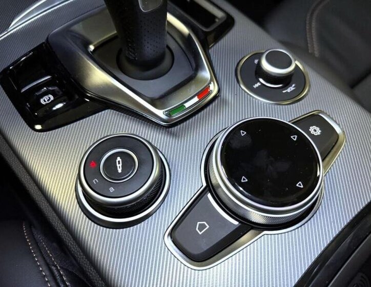 Alfa Romeo Stelvio SUV / Terénní 2,0 l 206 kw