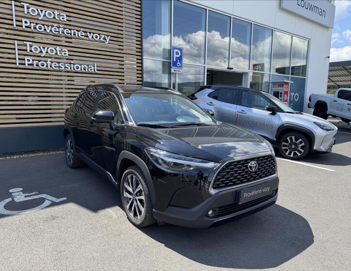 Toyota Corolla Cross 15