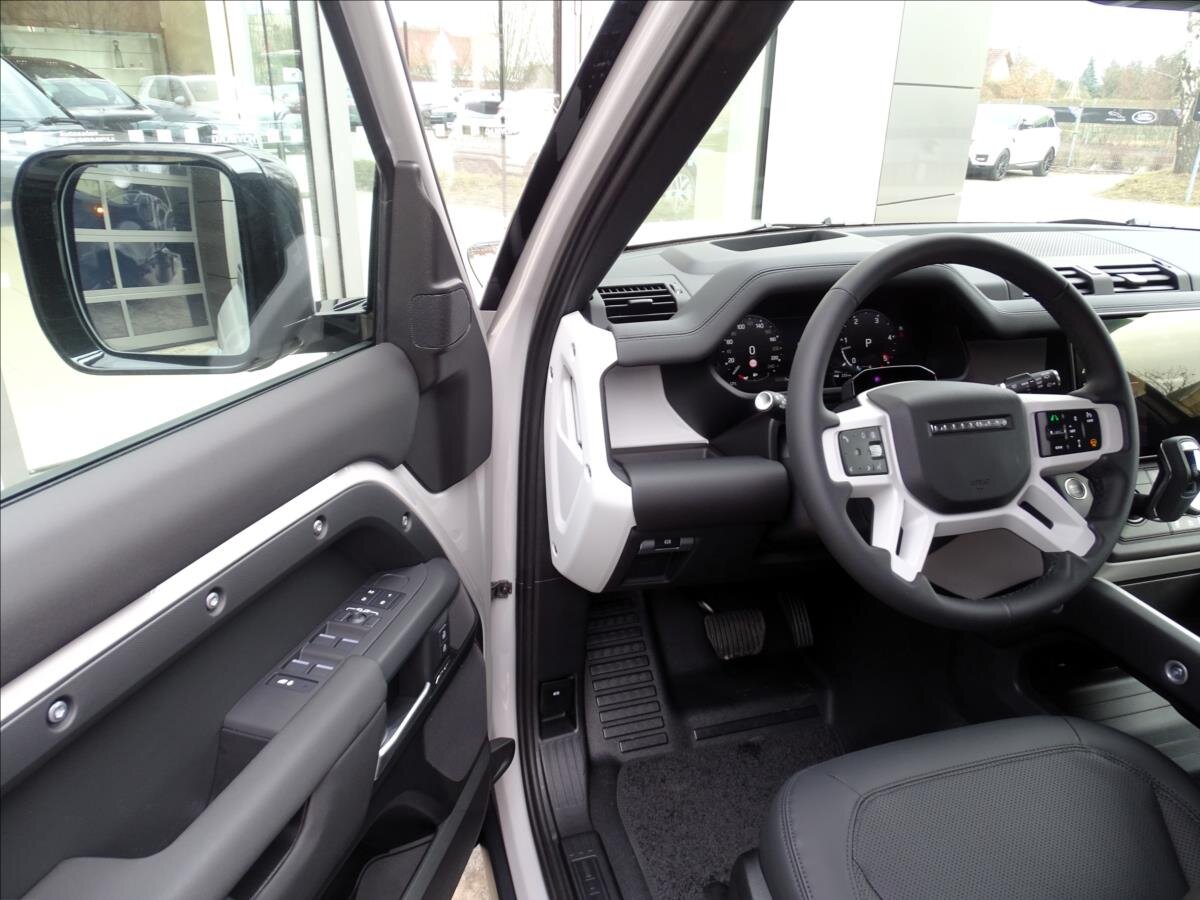 Land Rover Defender SUV 3,0 l 183 kw