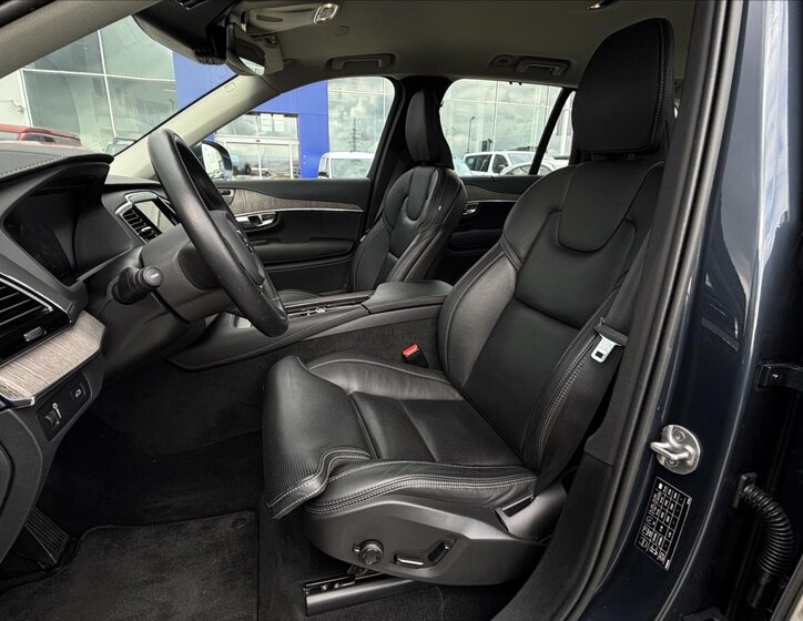 Volvo XC90 25