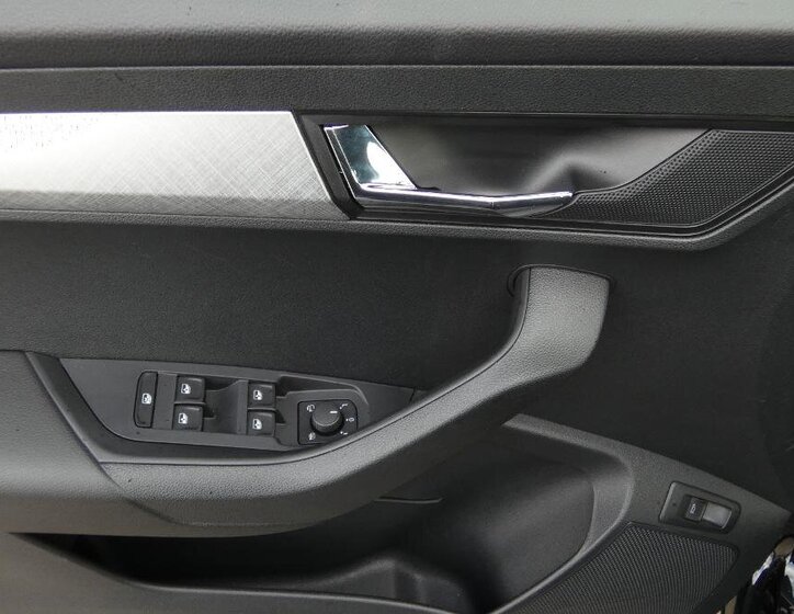 Škoda Karoq SUV / Terénní 1,5 l 110 kw