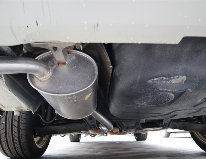 Mercedes-Benz 200 23