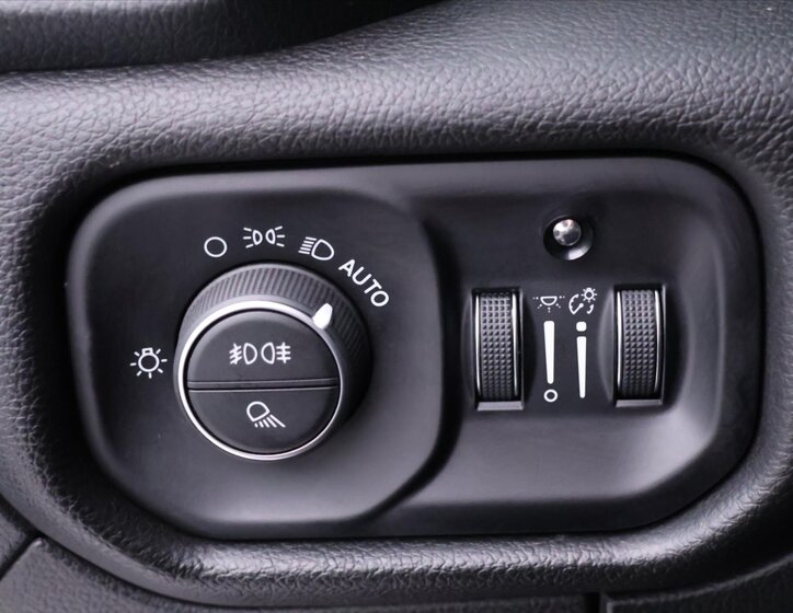 Dodge RAM Pick-up 5,7 l 291 kw