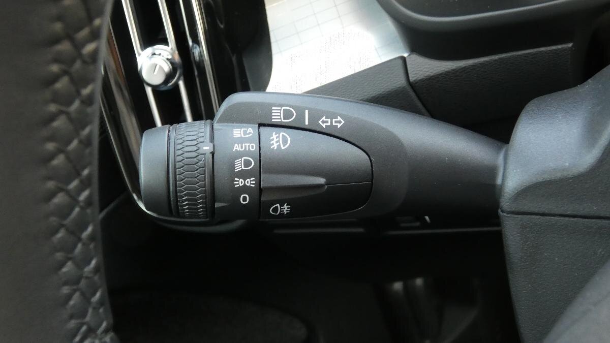 Volvo XC40 SUV / Terénní 1,5 l 95 kw