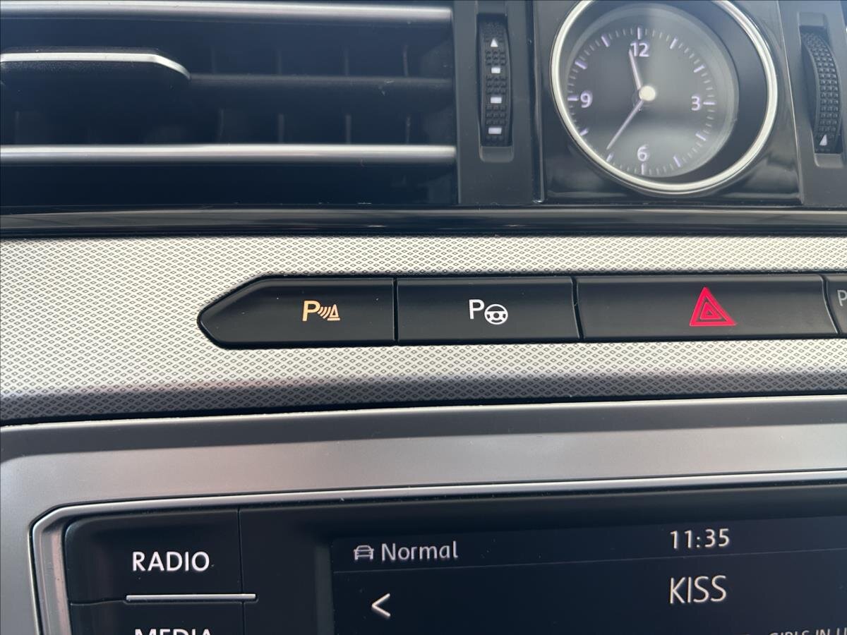 Volkswagen Passat Sedan / Limuzína 1,4 l 110 kw