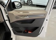 Volkswagen Multivan 38