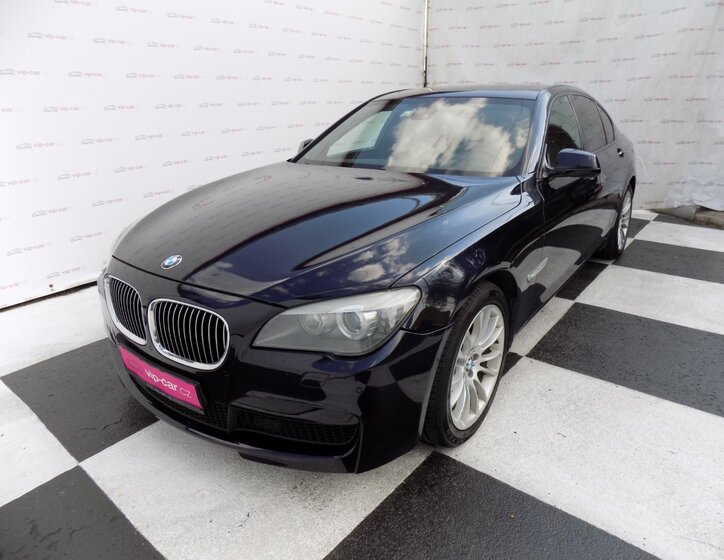 BMW Řada 7 Sedan / Limuzína 3,0 l 225 kw