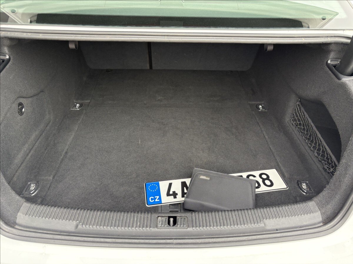 Audi A6 Sedan / Limuzína 3,0 l 160 kw