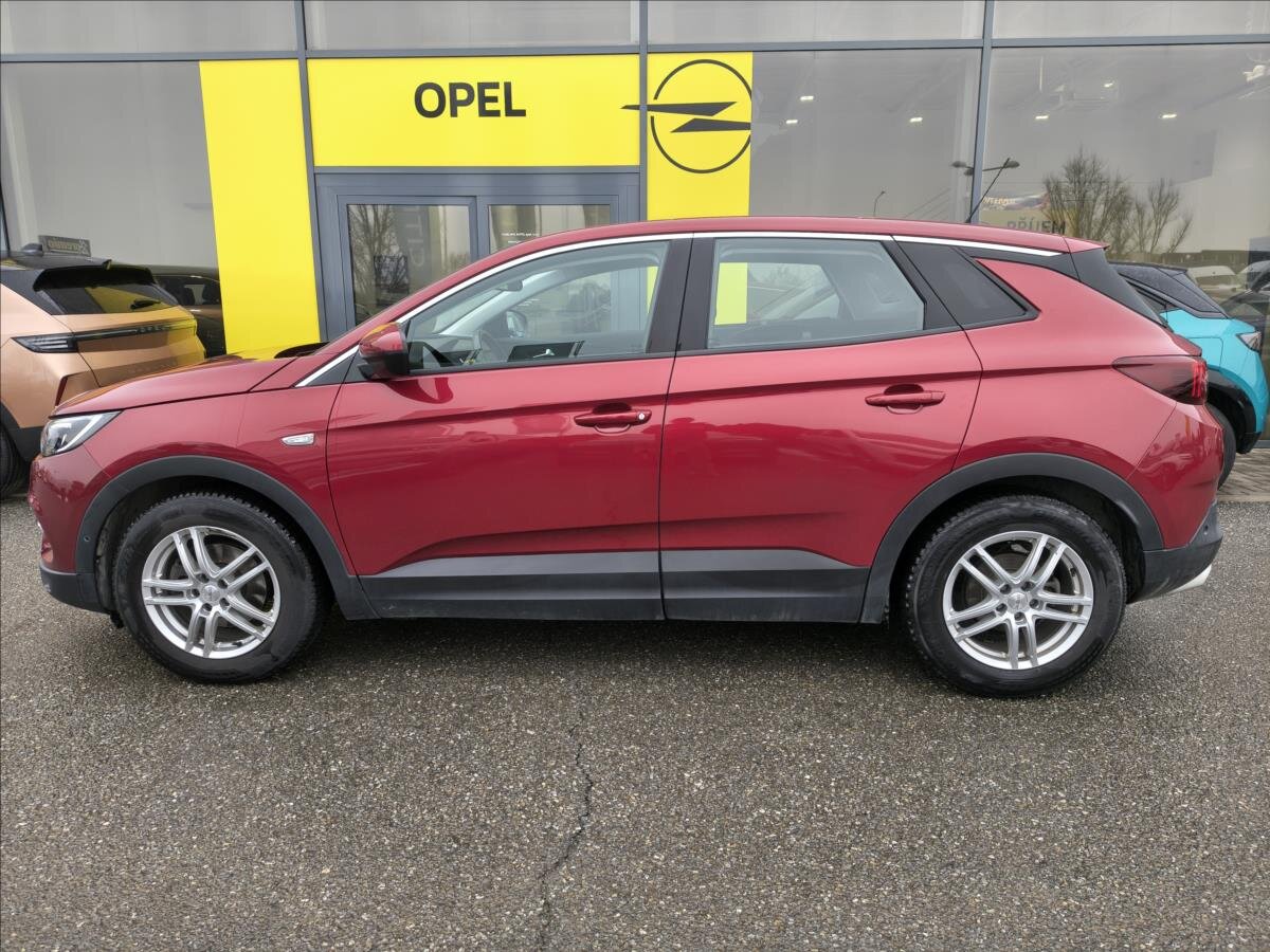Opel Grandland SUV / Terénní 1,2 l 96 kw