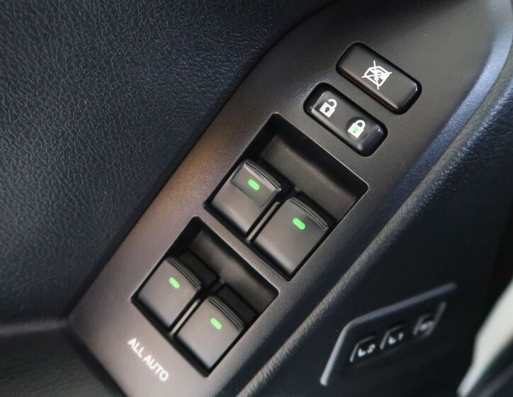 Toyota Land Cruiser 25