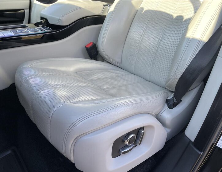 Land Rover Range Rover SUV 4,4 l 250 kw