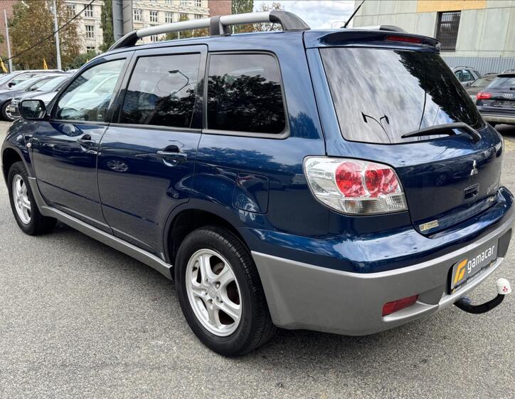 Mitsubishi Outlander 7