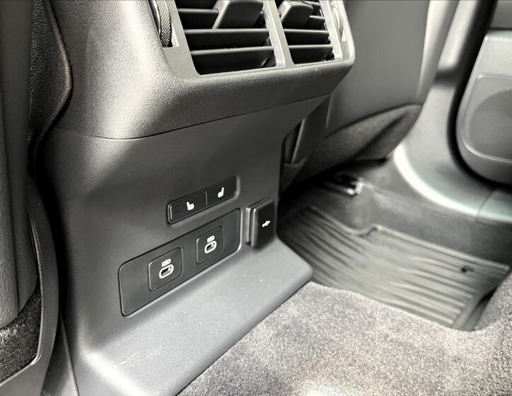 Land Rover Range Rover Velar SUV 2,0 l 297 kw