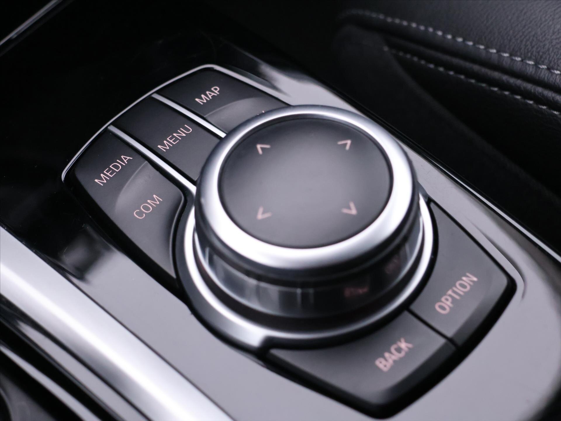 BMW X3 SUV / Terénní 2,0 l 140 kw