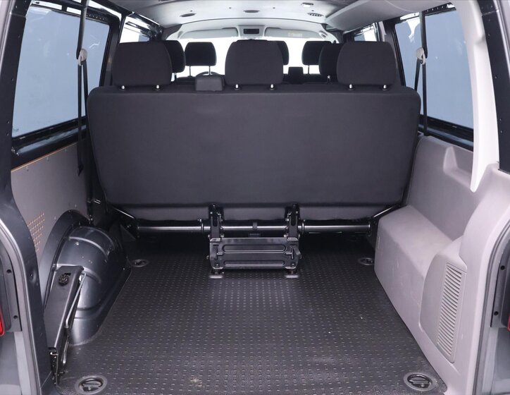 Volkswagen Transporter Kombi 2,0 l 110 kw