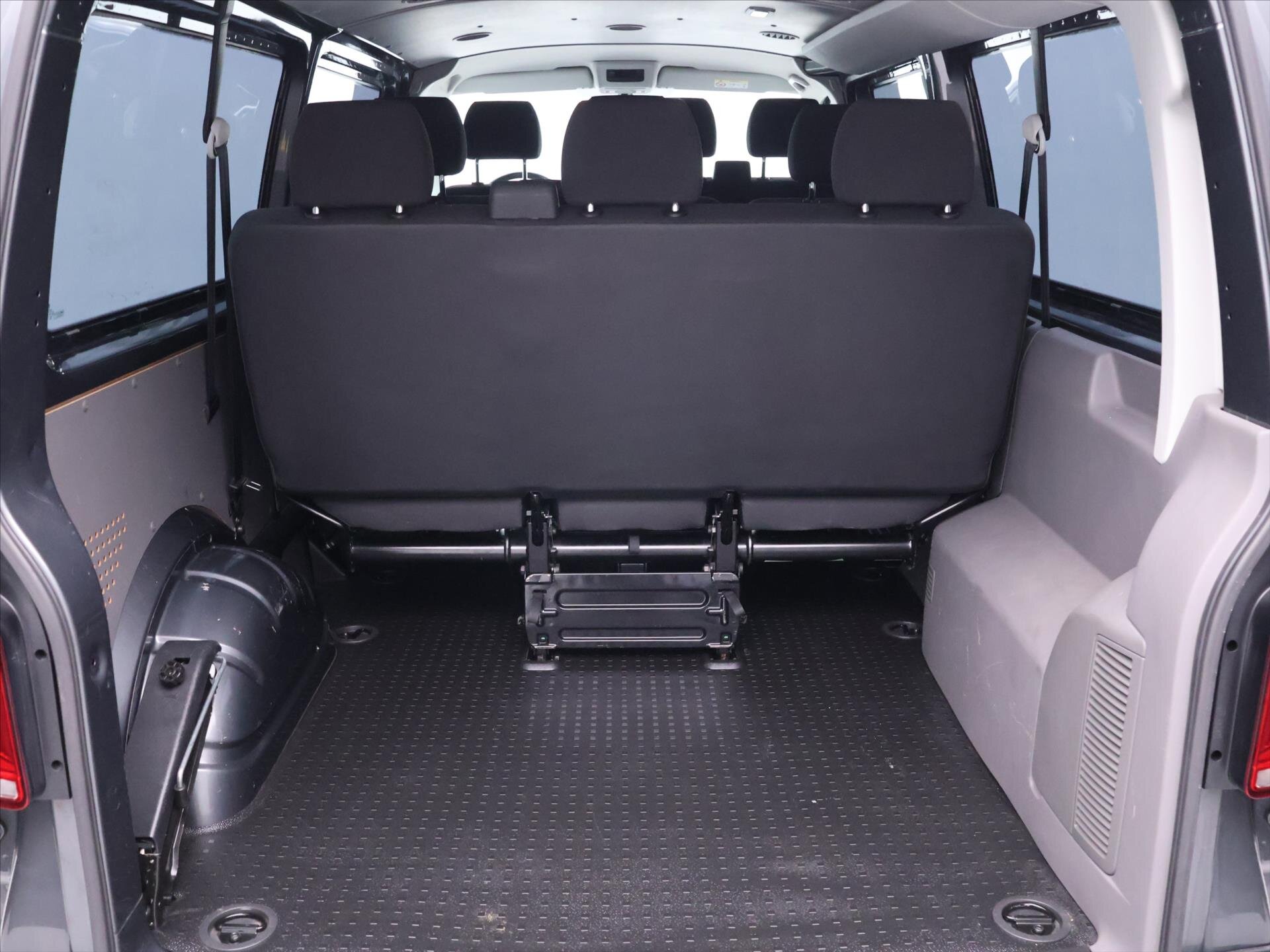 Volkswagen Transporter Kombi 2,0 l 110 kw