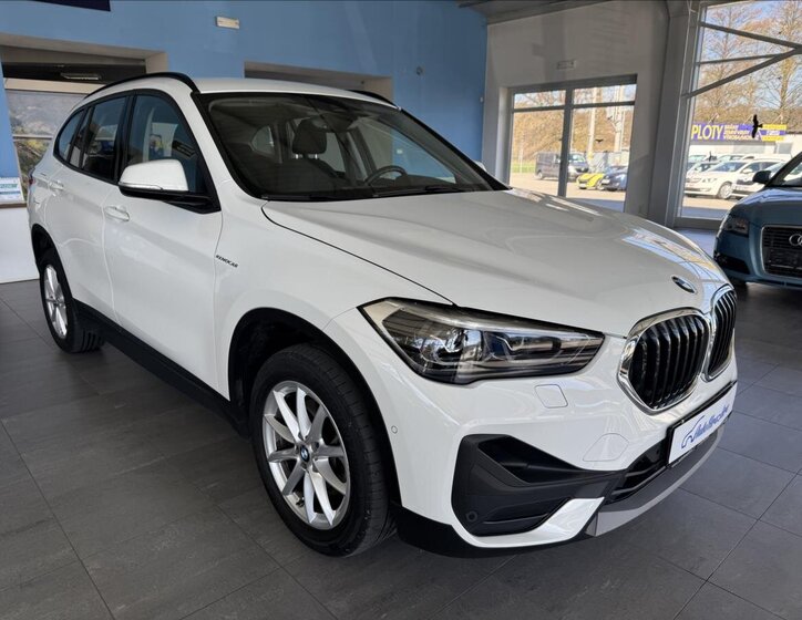 BMW X1 Kombi 1,5 l 103 kw