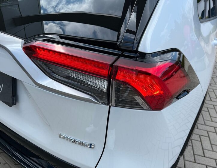 Toyota RAV4 SUV / Terénní 2,5 l 131 kw