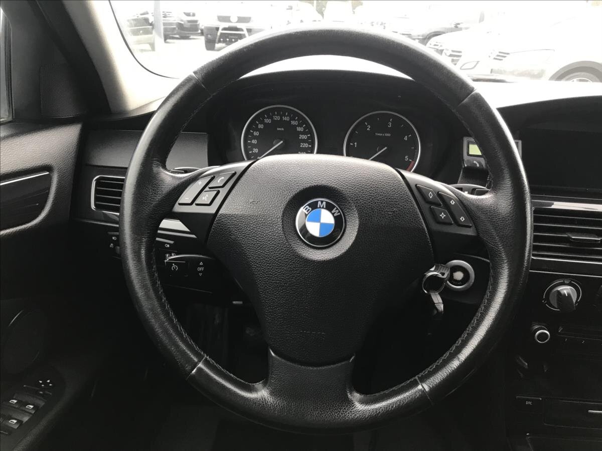 BMW Řada 5 Kombi 2,0 l 120 kw