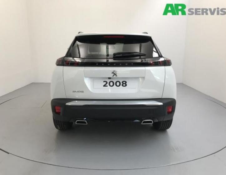 Peugeot 2008 4
