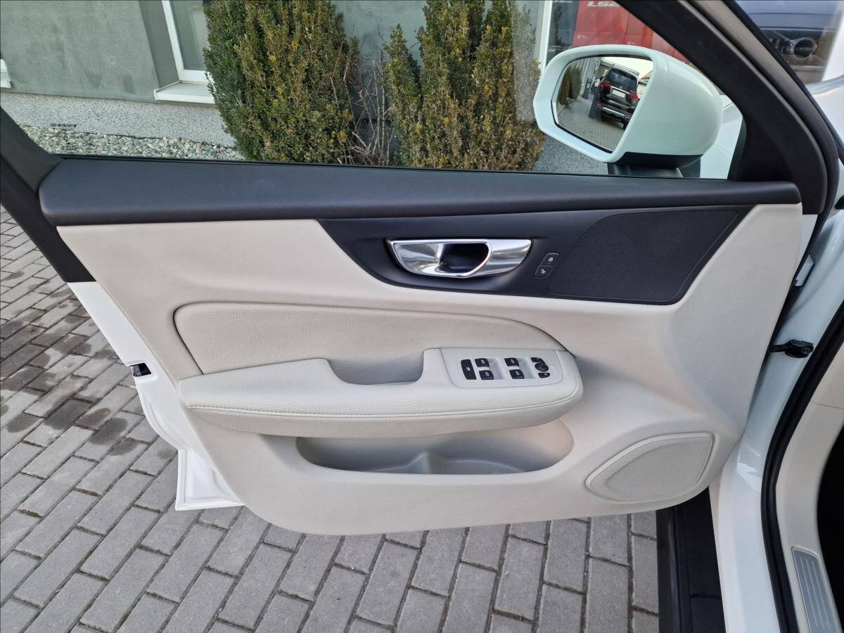 Volvo V60 Kombi 2,0 l 140 kw