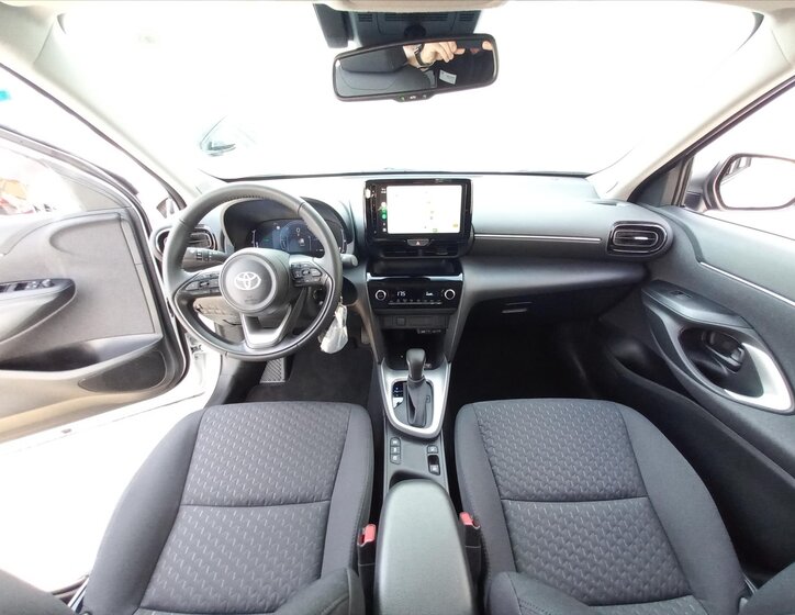 Toyota Yaris Cross CUV / Crossover 1,5 l 68 kw