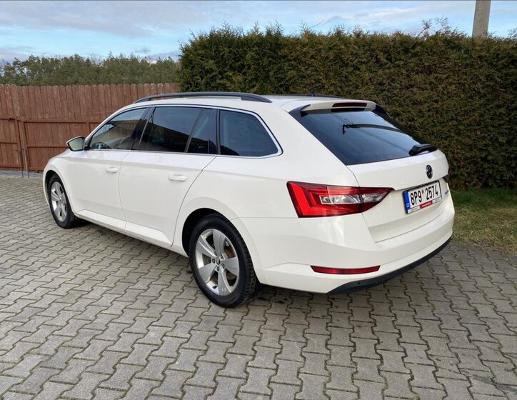 Škoda Superb Kombi 2,0 l 110 kw