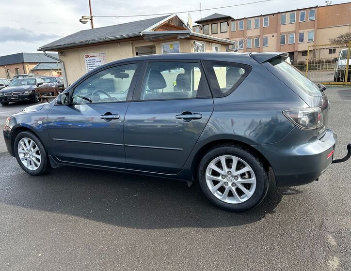 Mazda 3 4