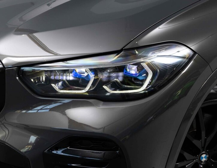 BMW X5 SUV / Terénní 4,4 l 390 kw