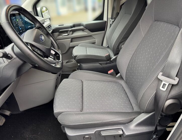 Ford Tourneo Custom 7