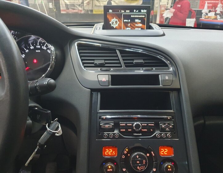 Peugeot 5008 MPV 1,6 l 88 kw