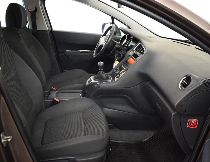 Peugeot 5008 MPV 1,6 l 88 kw