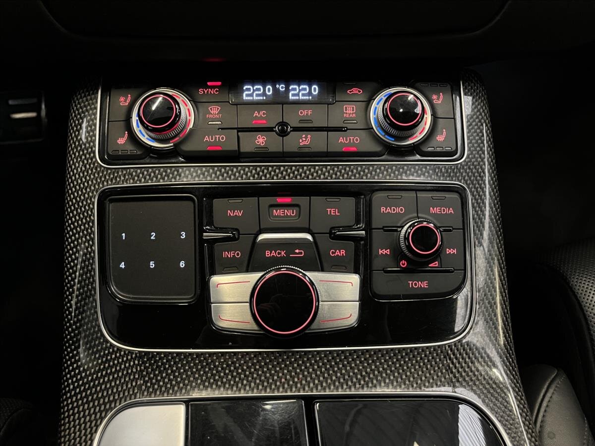 Audi S8 Sedan / Limuzína 4,0 l 445 kw