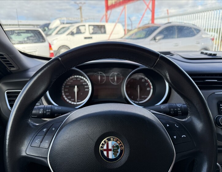 Alfa Romeo Giulietta 12